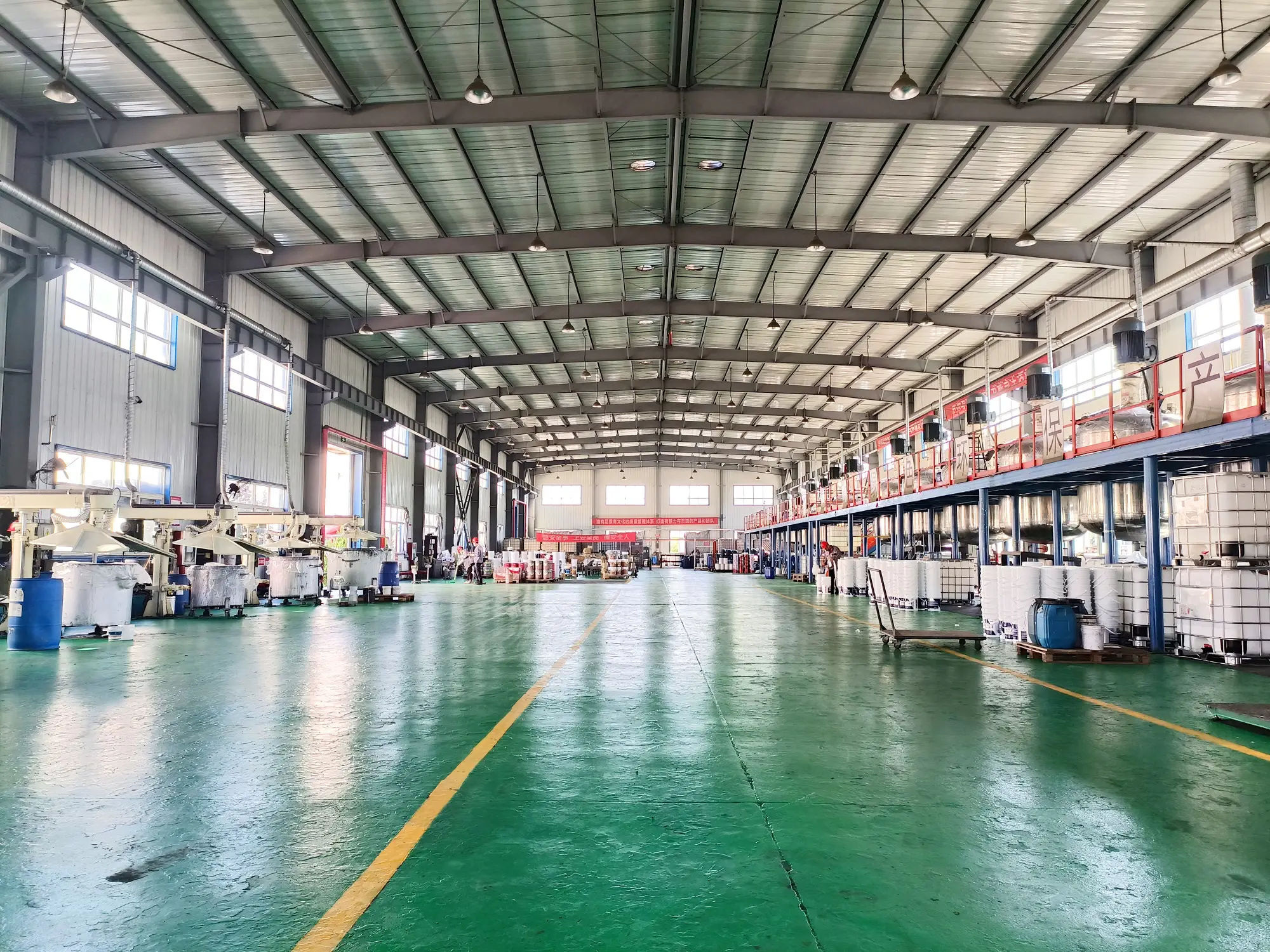 盤點(diǎn)靠譜的鍋爐油罐用的水性漆品牌，選購時(shí)該如何選擇